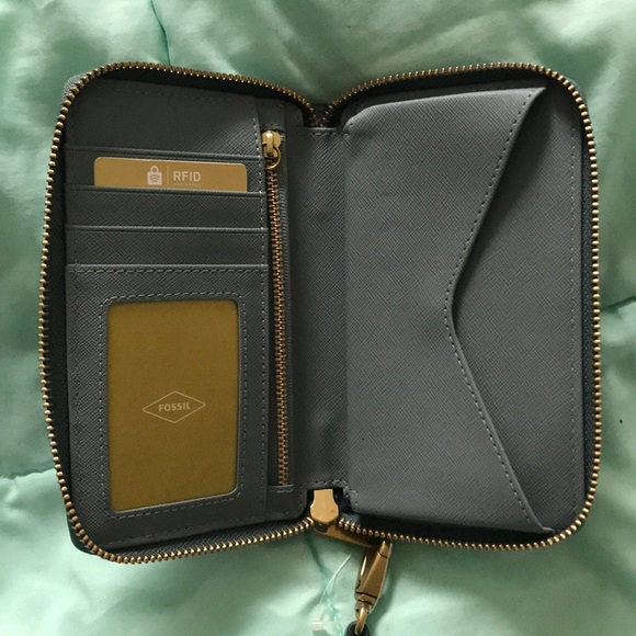 Fossil Genuine Leather Phone Wallet - Picture 3 of 4
